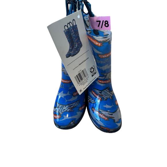 NEW!! Boys Light Up Rain Boots, size 7/8 Toddler, Sharks, Members Mark - Picture 2 of 6